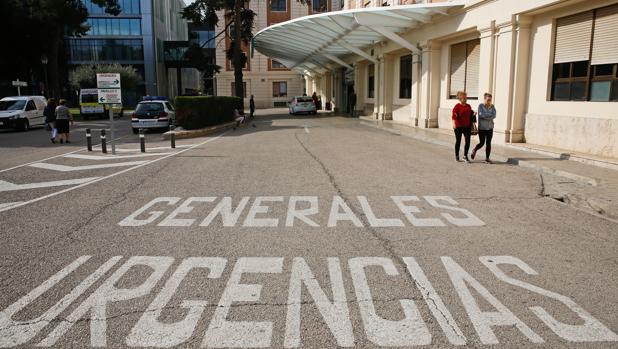 Compromís pide la expulsión de los curas católicos de la sanidad pública y los equipara a las sectas