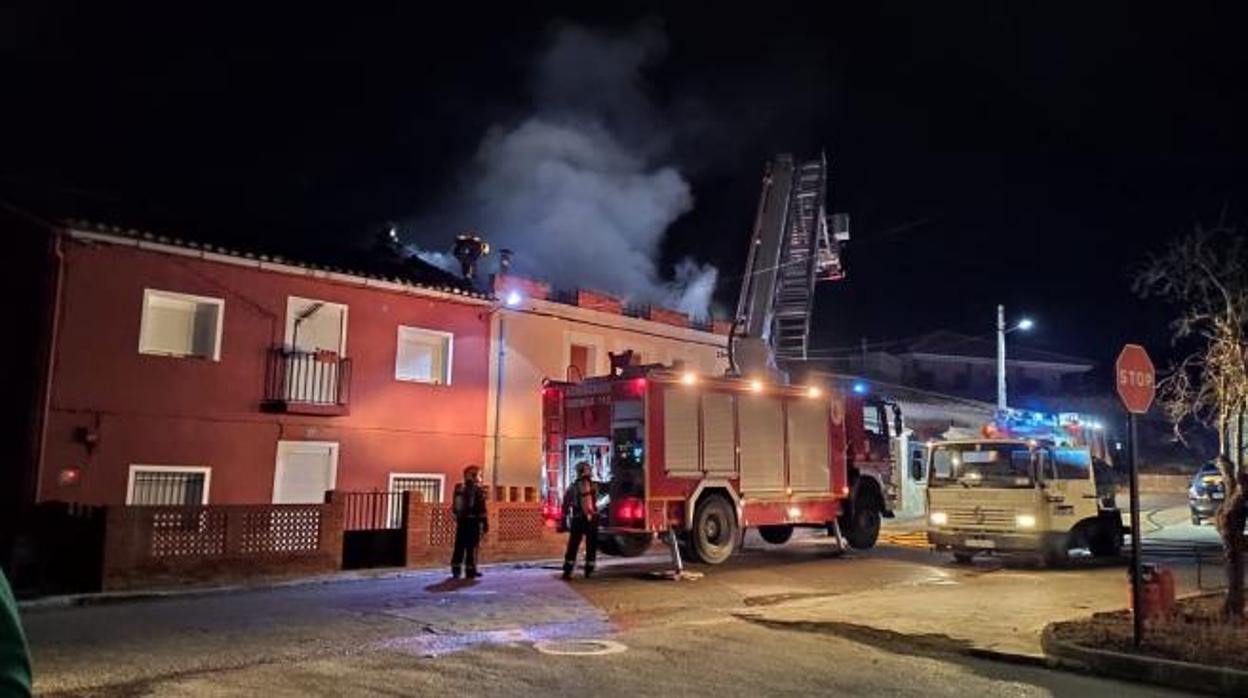 Imagen del incendio en la vivienda de Carboneras (Cuenca)