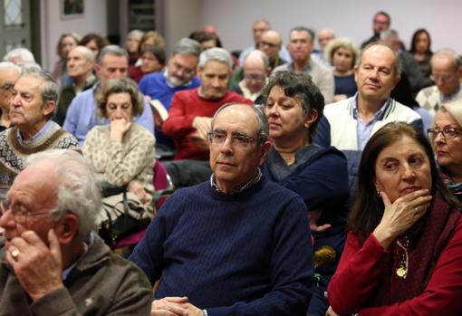 Púlbico asistente a la presentación del acto