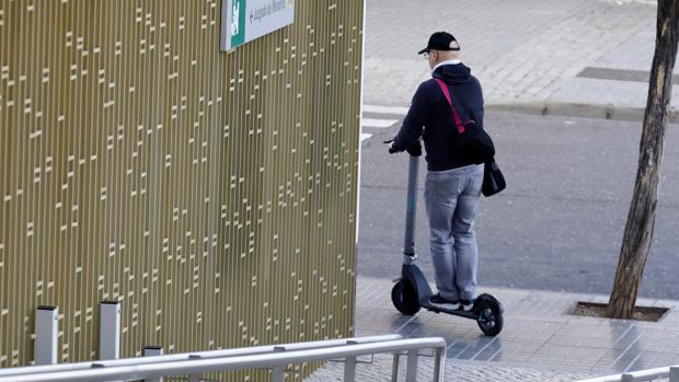 Illescas quiere regular el uso del patinete eléctrico