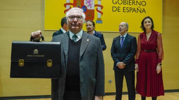 La hemeroteca de Manuel Castells desvela su encanto con el secesionismo