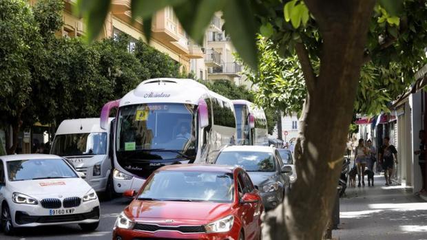 Una monitora evita el accidente de un bus escolar en Cuntis (Pontevedra) tras desmayarse el conductor