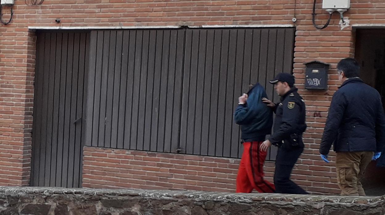 Juan Pedro, el pasado domingo, tras visitar su domicilio con la Policía Nacional para la reconstrucción de los hechos