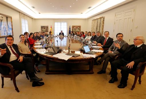 Pedro Sánchez cambia al martes la reunión del Consejo de Ministros