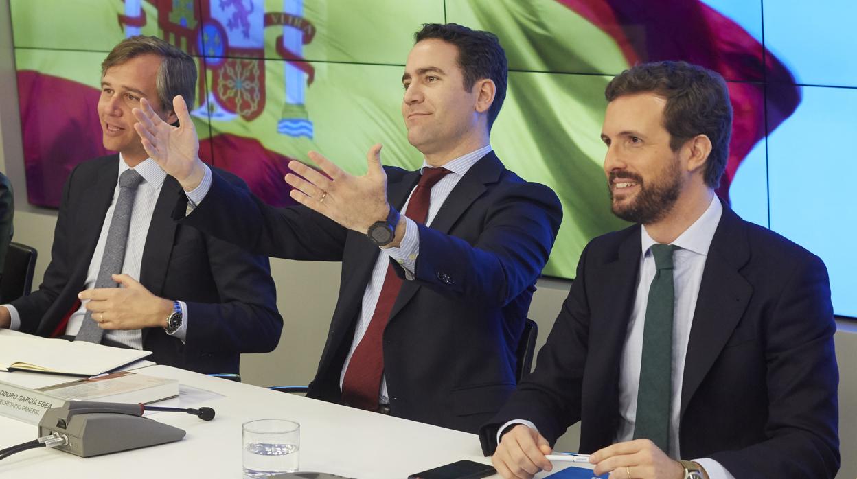 Antonio González Terol, Teodoro García Egea y Pablo Casado, en la Junta Directiva Nacional del PP