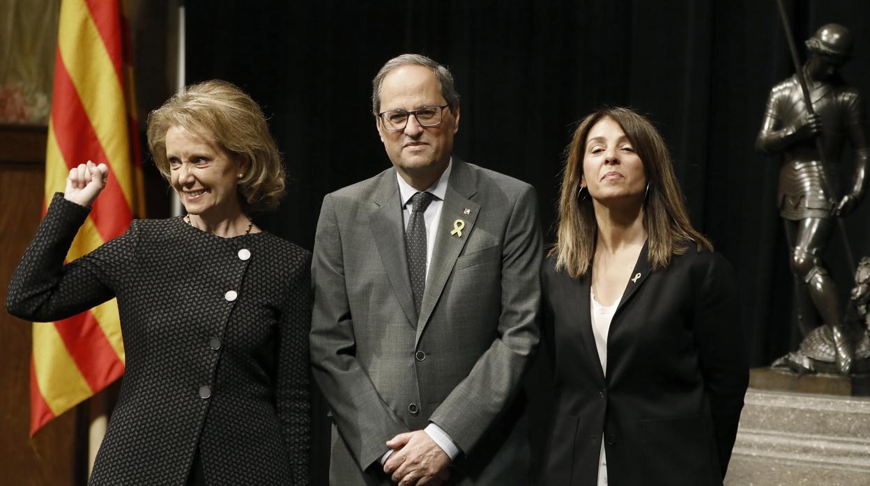 La actual consellera de Cultura, Mariàngela Vilallonga (izquierda), junto a Quim Torra y Meritxell Budó el día de su toma de posesión