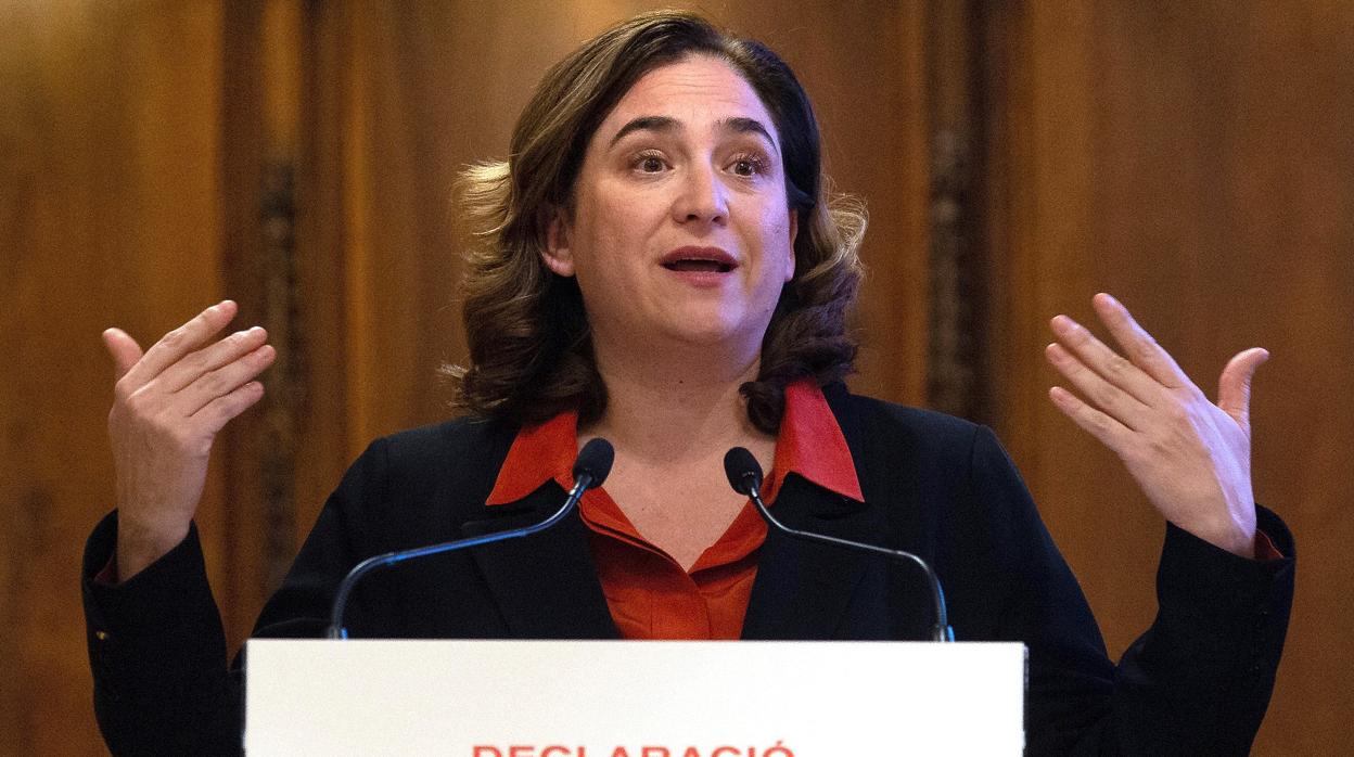 Ada Colau durante la presentación de la «emergencia climática» en Barcelona