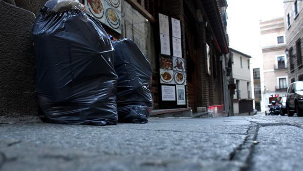 Cs propone alquilar locales de recogida para acabar con el bolseo en el Casco Histórico