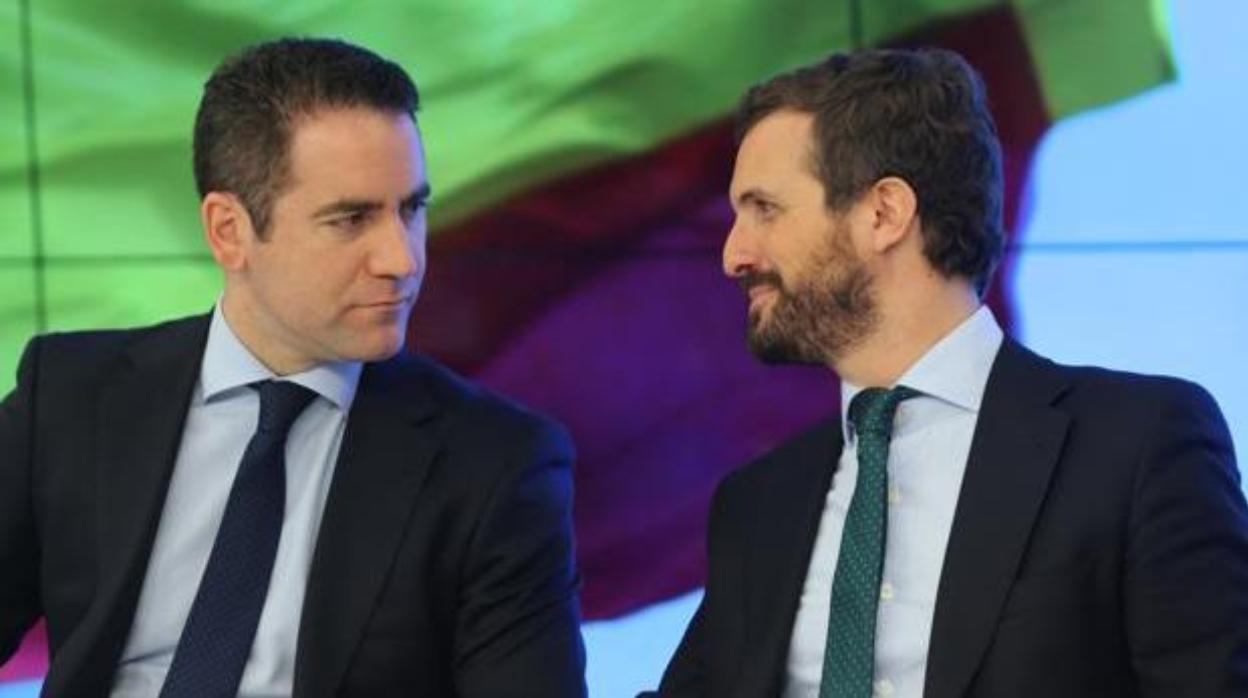 Teodoro García Egea y Pablo Casado, en una reunión en la sede nacional de Génova