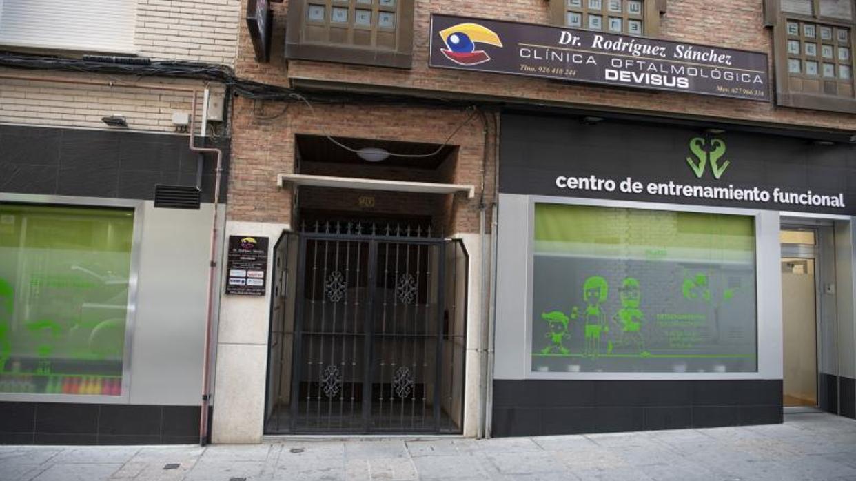 Portal en la calle La Fuente, en la que se cometió el crimen