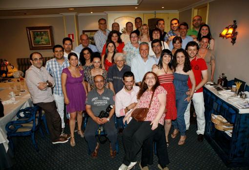 Grupo de periodistas talaveranos con Fernández en 2011