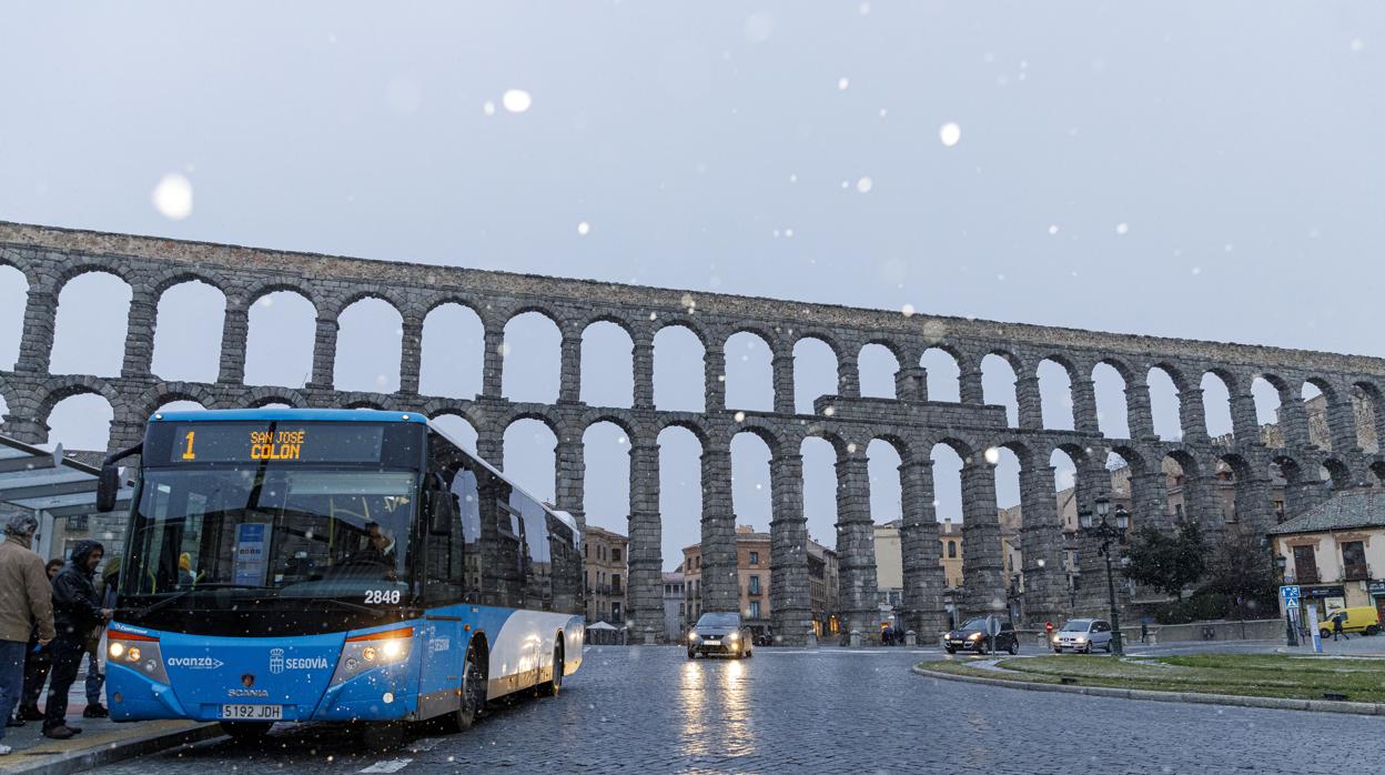 Nieve en la capital segoviana, a última hora de la tarde de este lunes