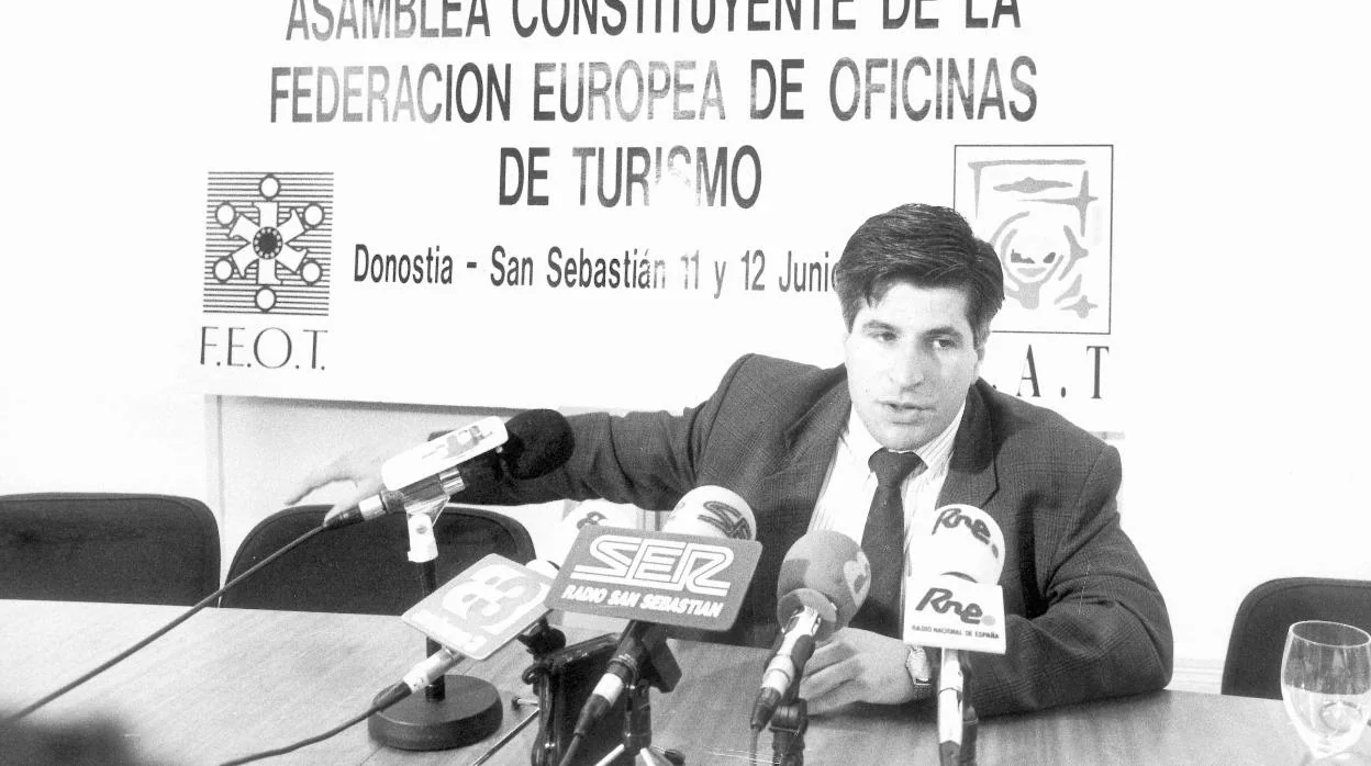 Gregorio Ordoñez, en 1990