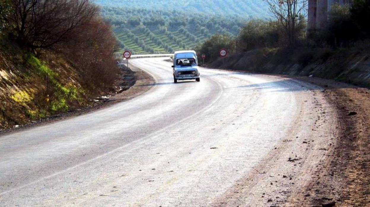 Imagen de archivo de una carretera secundaria