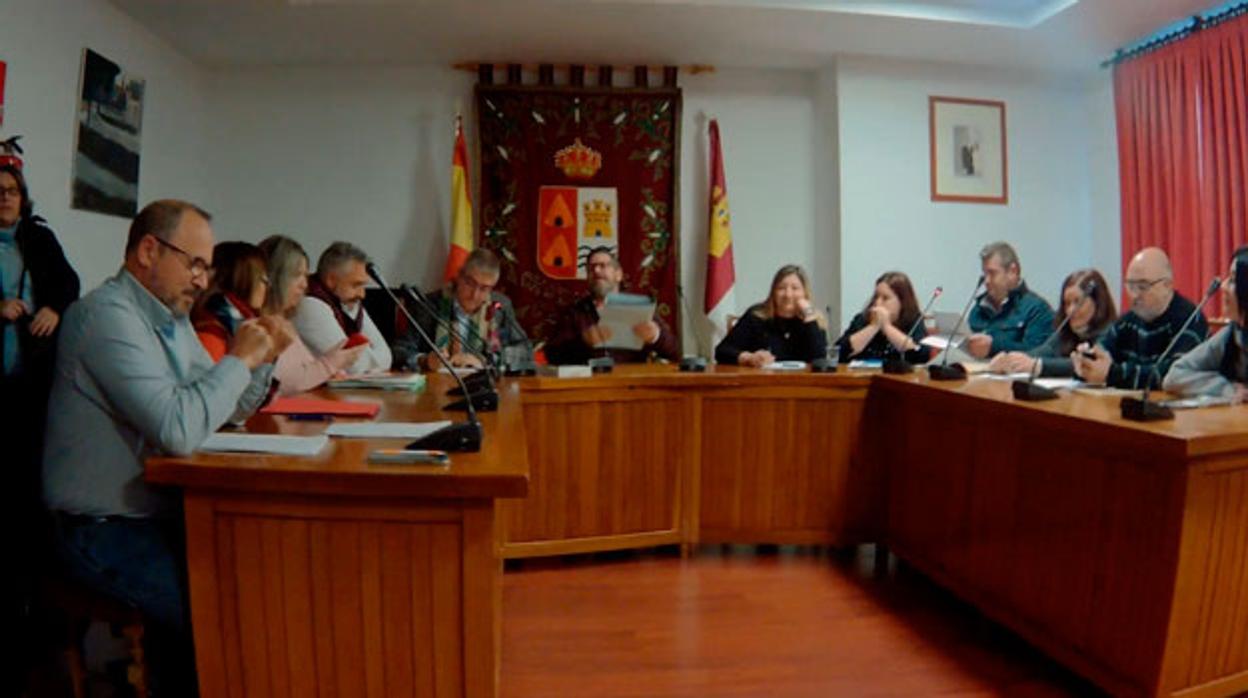 Un momento de la celebración del pleno de Chozas de Canales