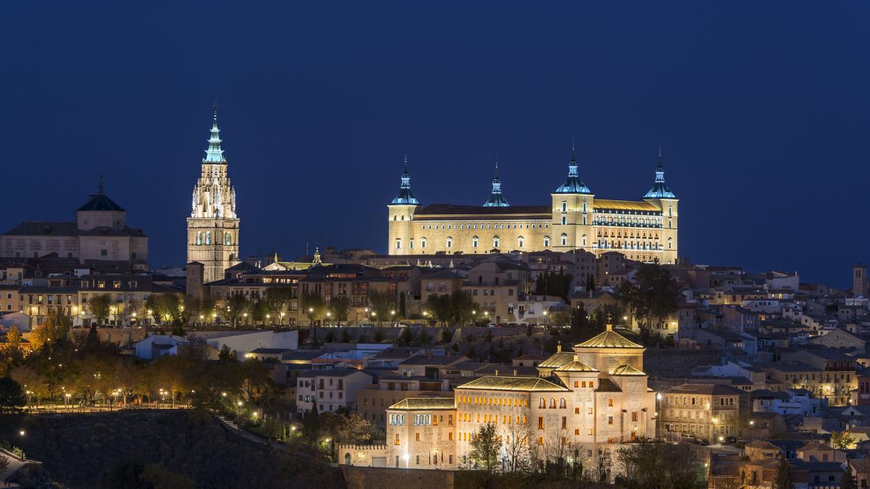 Vista nocturna de la ciudad de Toledo