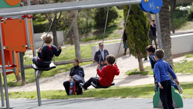 Árboles eólicos y solares para abastecer colegios y parques en Valencia