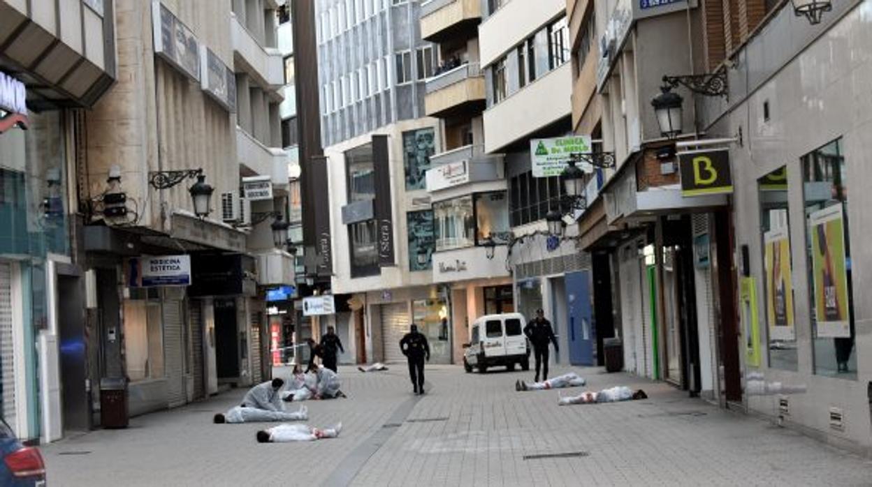 Una de las escenas que ha dejado el simulacro de atropello por ataque terrorista en Ciudad Real