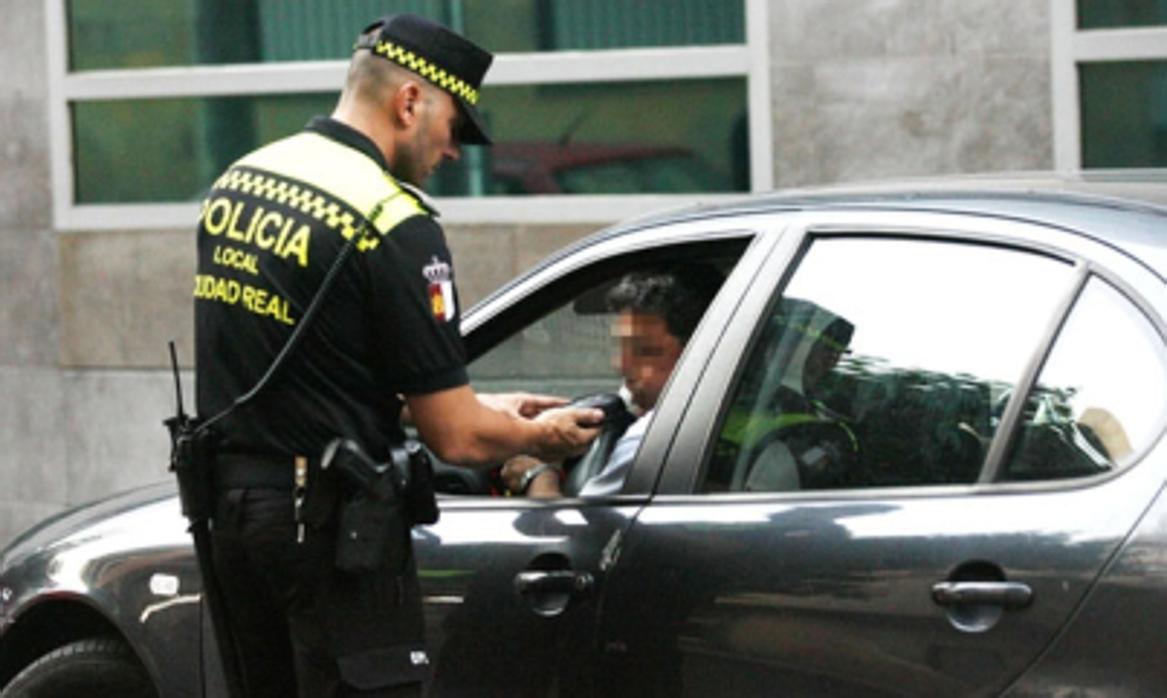 Imagen de un control de alcoholemia realizado por la Policía Local de Ciudad Real