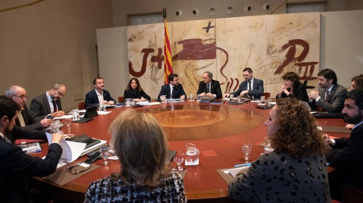 Reunión del gobierno autonómico catalán, ayer, en el Palacio de la Generalitat