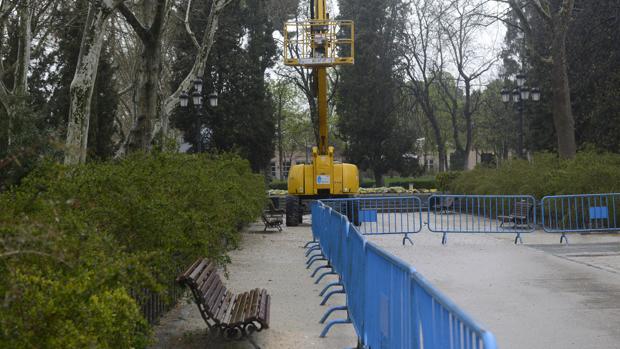 El Retiro y ocho parques más cierran las áreas infantiles y deportivas por el fuerte viento