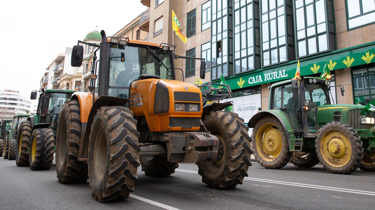 Agricultores y ganaderos salieron a las calles de Zamora con sus tractores el pasado jueves