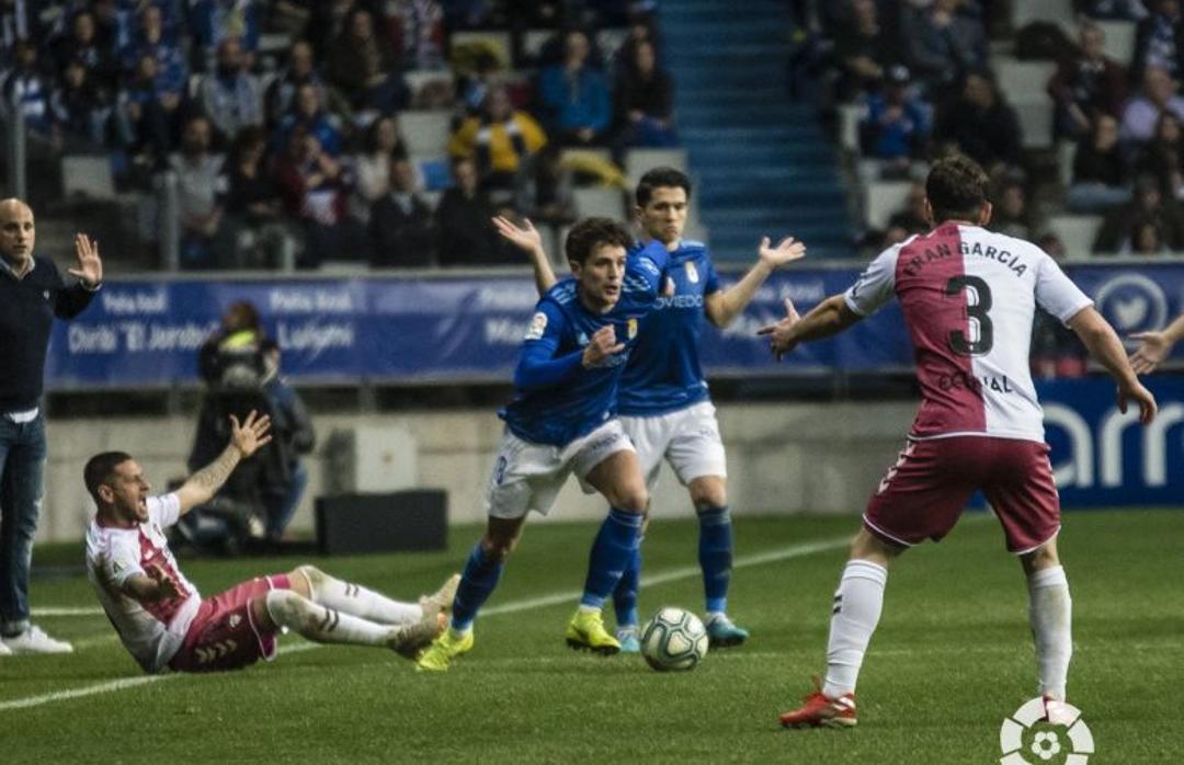 En el partido hubo dos penaltis parados y numerosas ocasiones