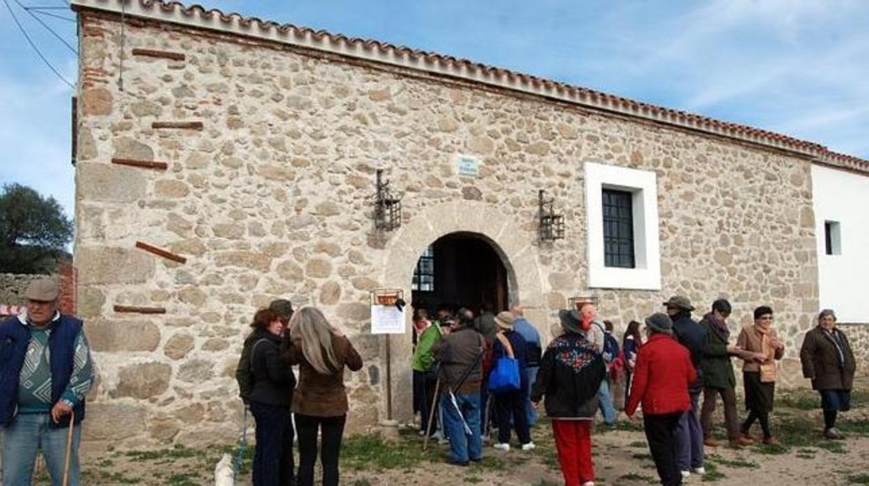 Romeros en las inmediaciones de la ermita