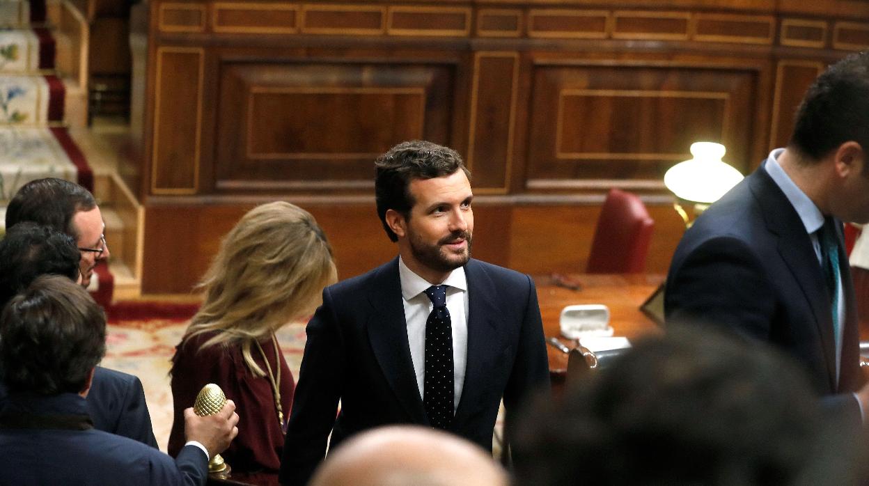 Casado alerta del «efecto Sánchez»: «Vuelven la crisis y el paro»