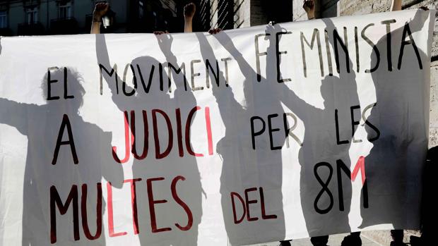 Las feministas de Valencia anuncian acciones de desobediencia civil por las multas del 8M