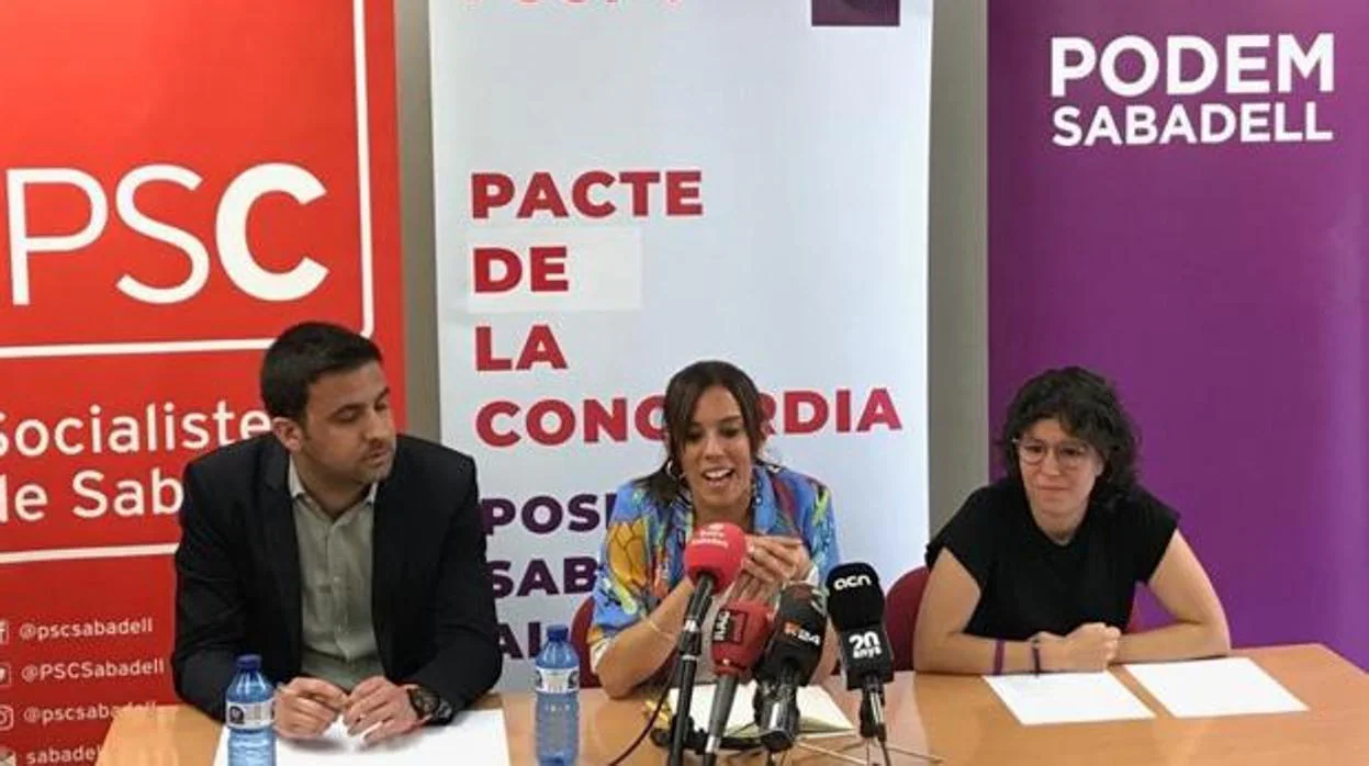 Marta Farrés y Marta Morell al anunciar su pacto