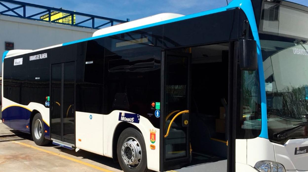 Uno de los autobuses que circula por la ciudad