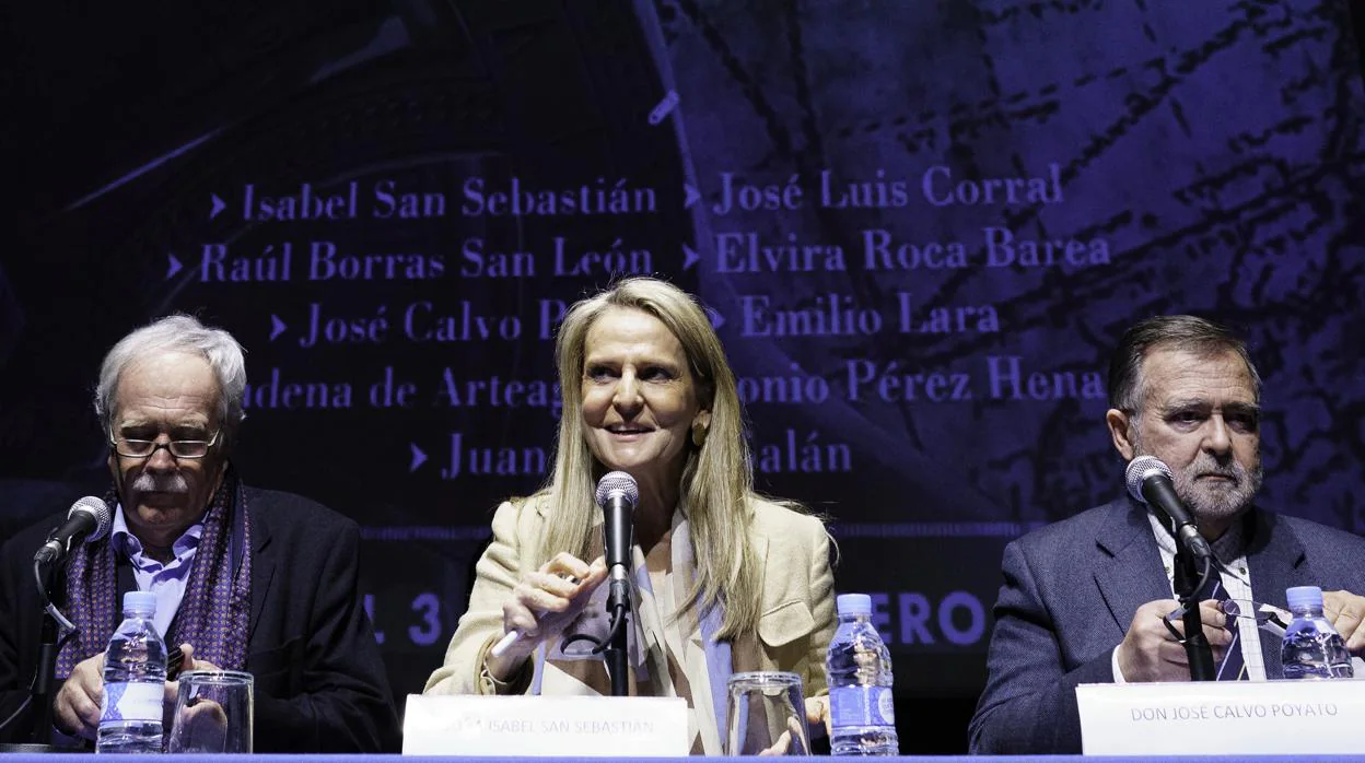 Antonio Pérez Henares, Isabel San Sebastián y José Calvo Poyato, en Pozuelo de Alarcón