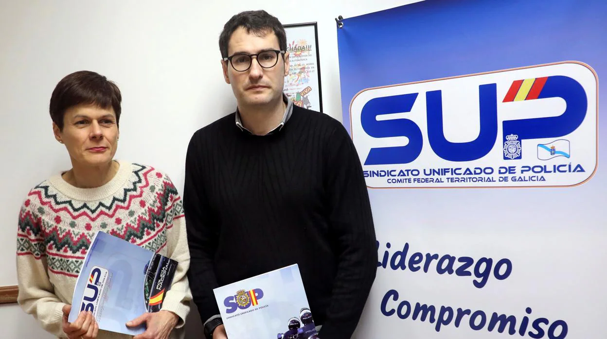 Roberto González y Sandra Castro, del Sindicato Unificado de Policía, el pasado día 24
