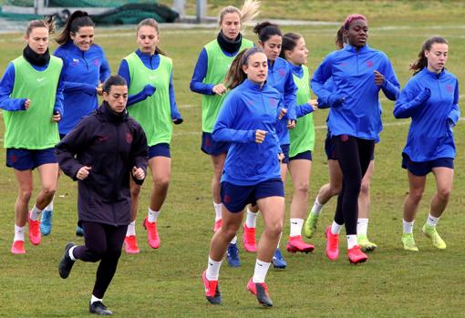 Entrenamiento de las jugadoras del Barcelona antes de la final de este domingo en Salamanca