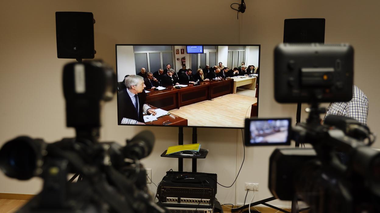 Imagen de la sala de prensa del Palacio de Justícia de Alicante durante la lectura del veredicto