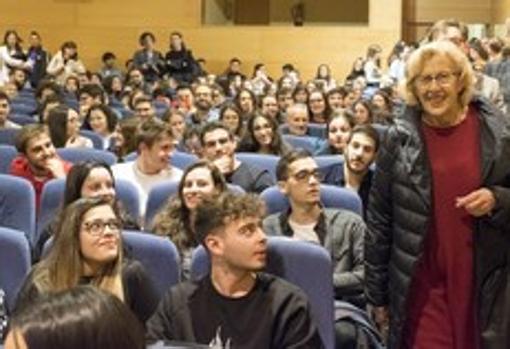 La exalcaldesa de Madrid, Manuela Carmena, en la Facultad de Derecho de la Universidad de Salamanca