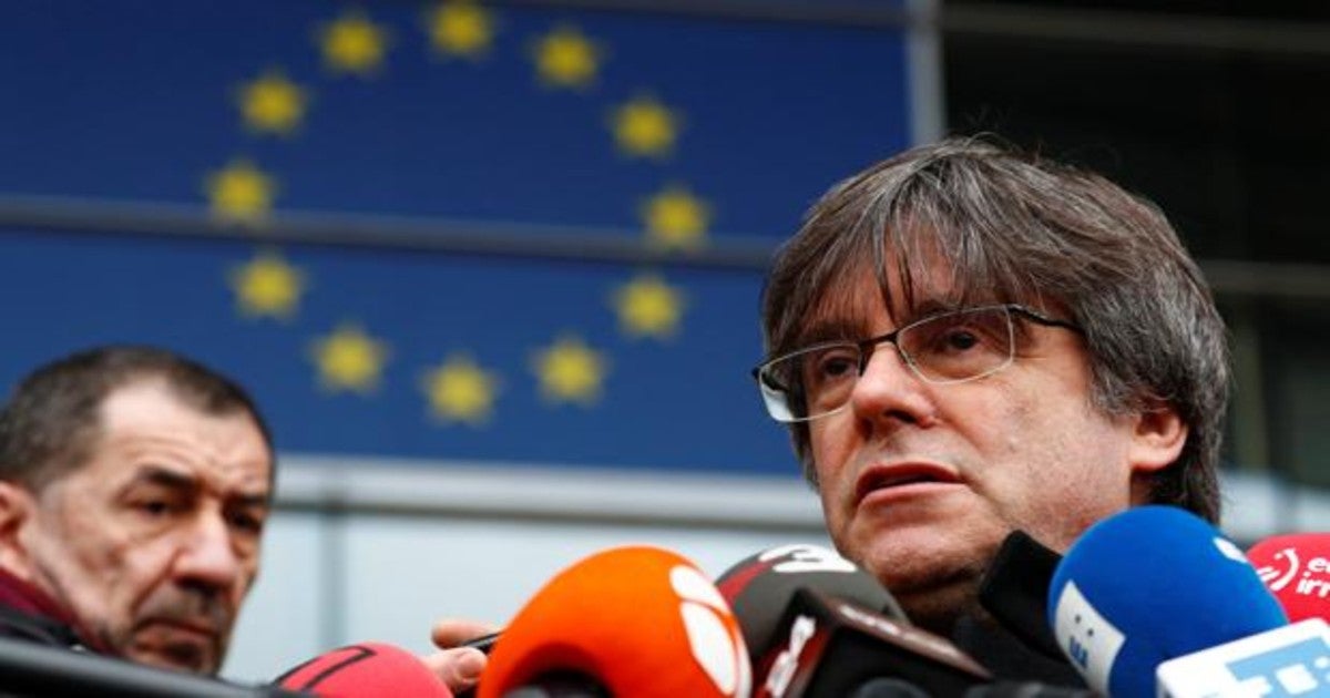 Puigdemont adula al Gobierno polaco para complacer al ponente de su suplicatorio