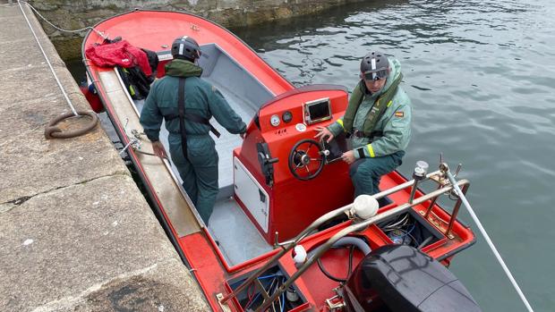 Encuentran el pantalón y el teléfono móvil del marinero desaparecido en la isla de Ons (Pontevedra)