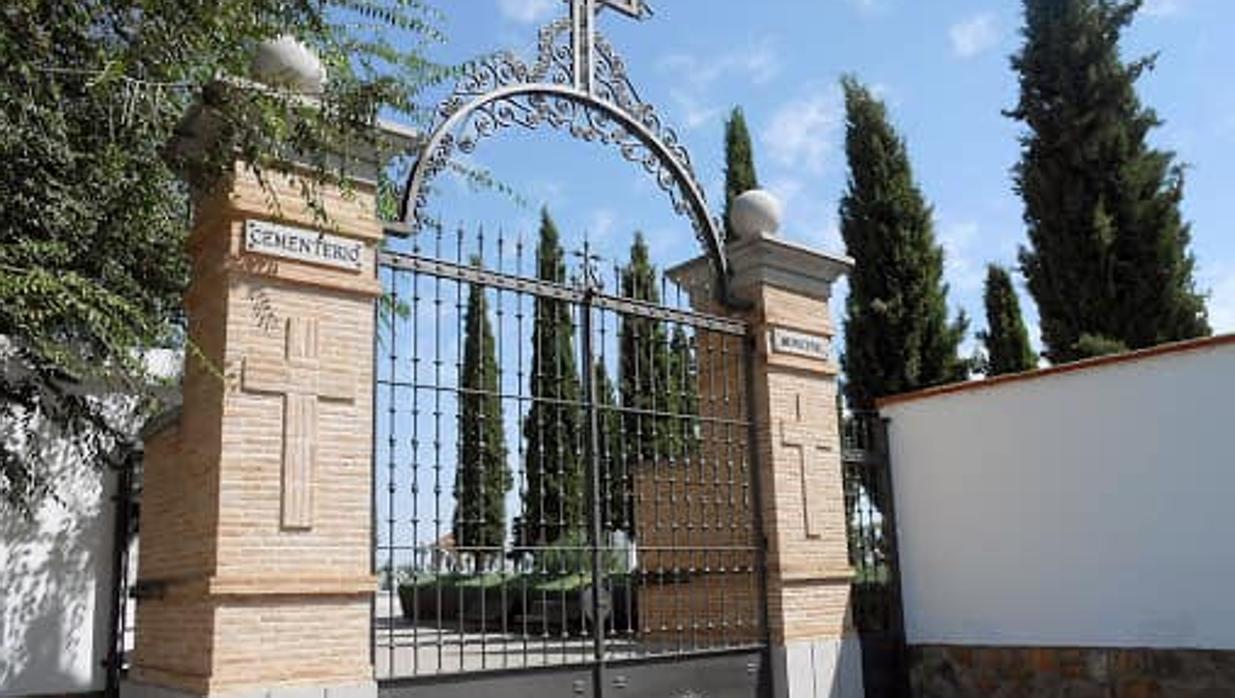 Entrada al cementerio de Polán