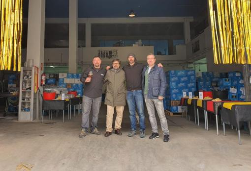 Los cuatro socios de la empresa Cervezas Tormo, en sus instalaciones de Cuenca