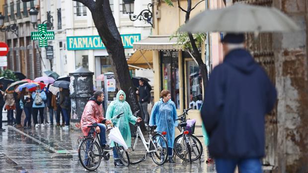 El tiempo en Valencia: la lluvia y el viento piden paso tras las altas temperaturas