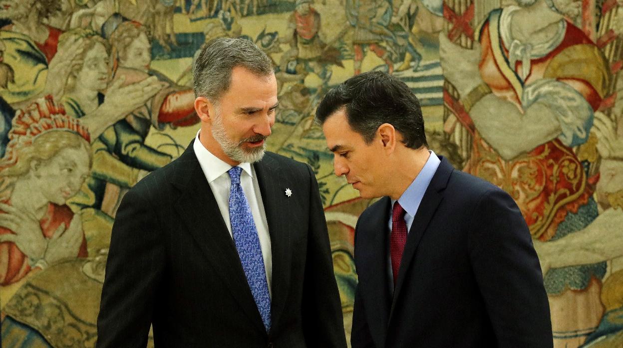 El Rey presidirá mañana su primer Consejo de Ministros con Sánchez como presidente