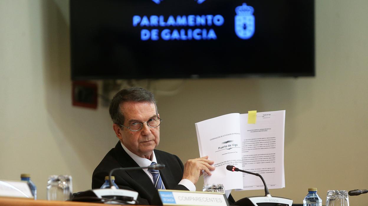 El alcalde de Vigo, Abel Caballero, el pasado febrero en la Comisión del Marisquiño del Parlamento de Galicia