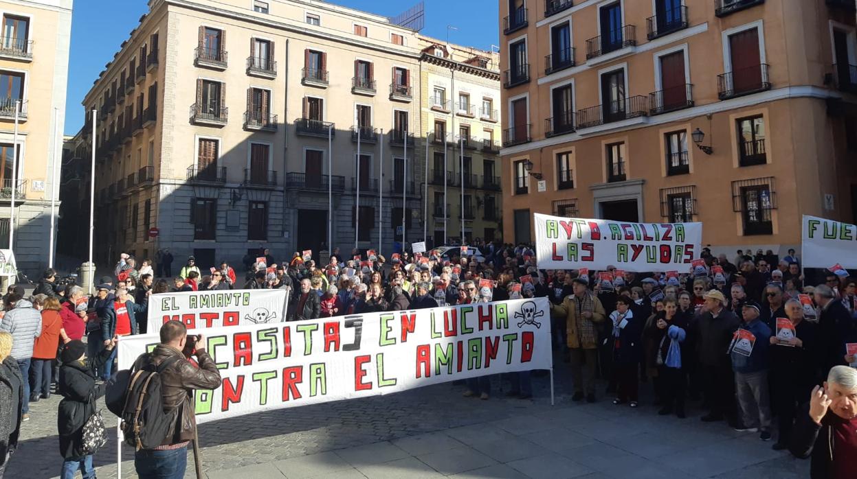 Los protestantes, en la plaza de la Villa