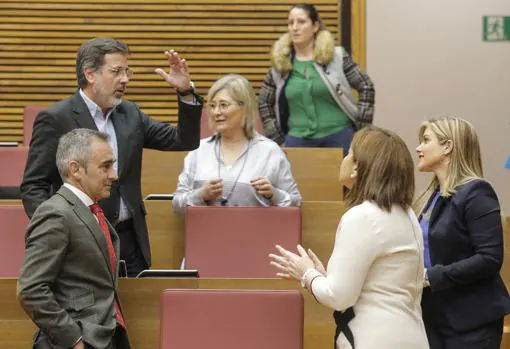 Diputados de la oposición, este jueves en las Cortes Valencianas