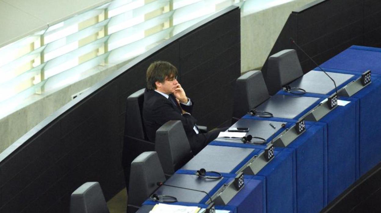 Carles Puigdemont, solo en el Parlamento Europeo