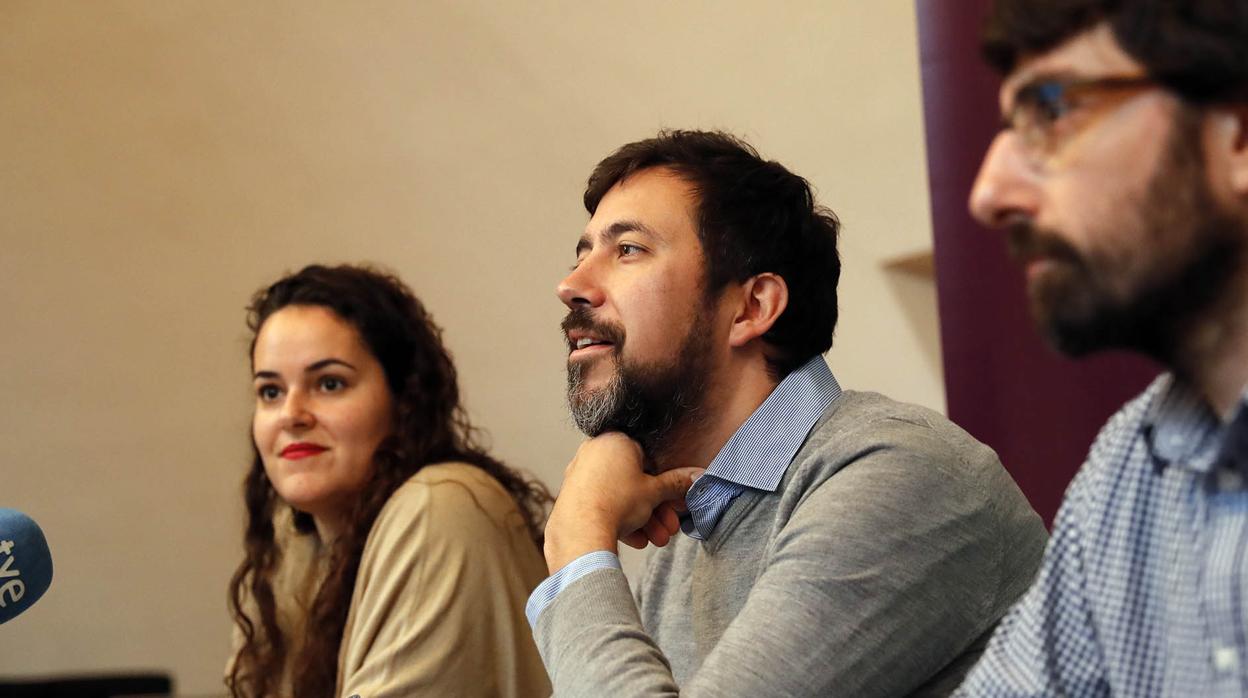 El secretario xeral de Podemos Galicia, Antón Gómez-Reino, será el candidato de la coalición