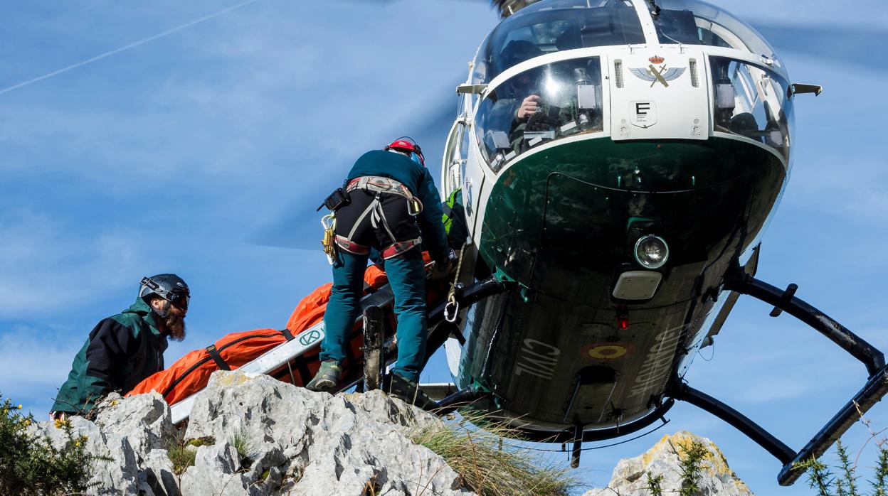 Imagen de archivo del equipo de rescate, también en el Pico Murcia a principios de año