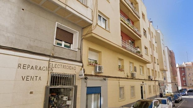 Disparan en la cabeza a una mujer en plena calle en Ciudad Lineal